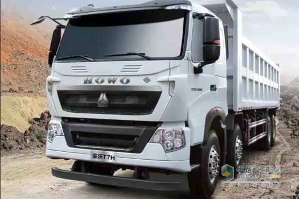 HOWO-T7H 8×4 LNG Dumping Truck Sets a Yardstick of Environmental Friendliness