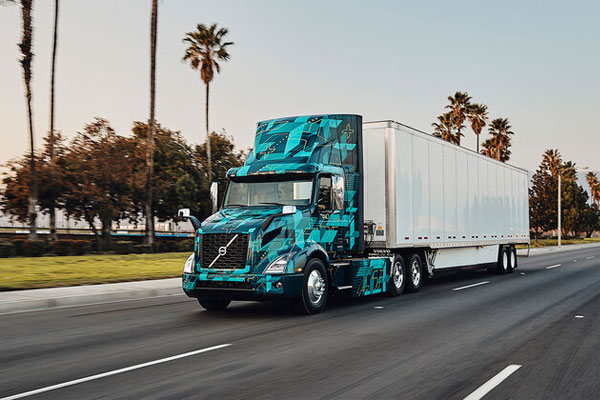 Volvo Trucks in North America Demonstrate Electric Heavy Duty Trucks