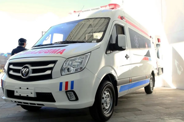 Foton Donates Ecuador First TOANO Negative Pressure Ambulance