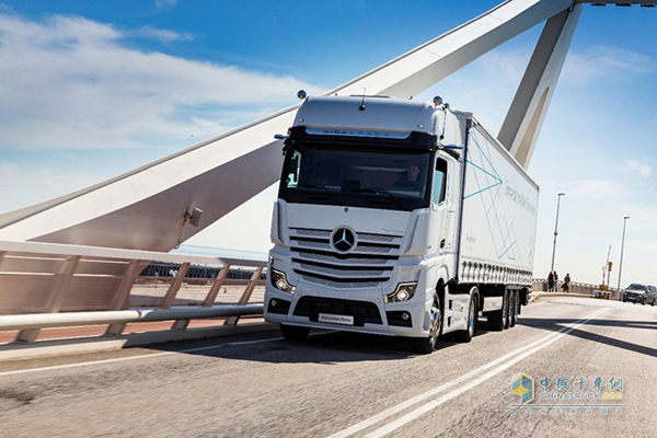 Mercedes-Benz Trucks Presents the 5th Generation of Actros in Chengdu