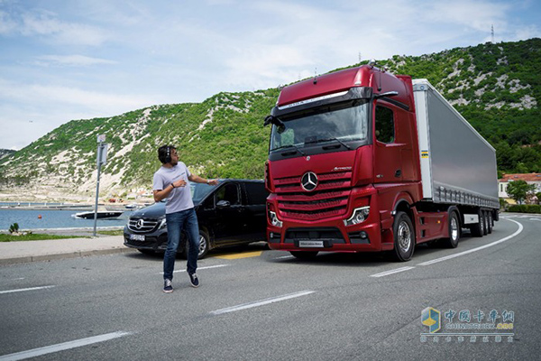 Mercedes-Benz Trucks Presents the 5th Generation of Actros in Chengdu