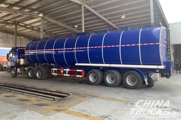 220 FOTON AUMAN Asphalt Tank Trucks Empower Road Construction in Nigeria