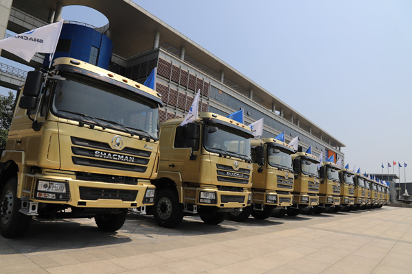 First Batch of over 200 SHACMAN F3000 Trailer Trucks Sending off to Mongolia