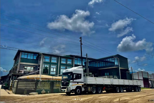 SHACMAN X3000 Trailer Trucks in Mozambique 