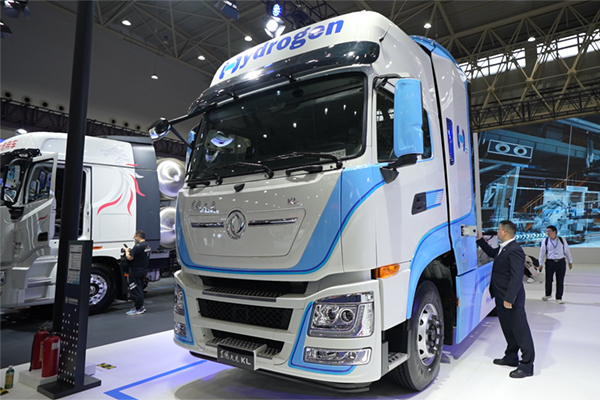 Donggeng Tianlong KL Fuel Cell Tractor Unit