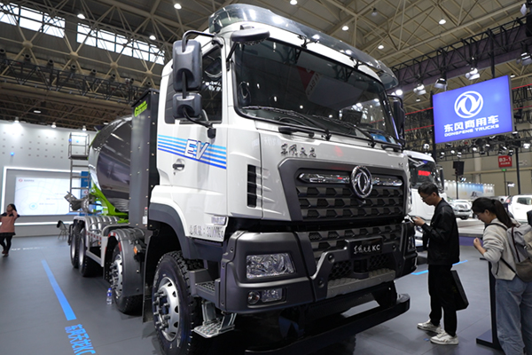 Dongfeng Tianlong KC Electric Mixer Truck